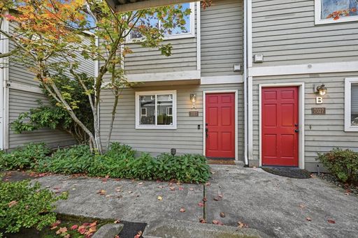 7027 210th St SW #A, Lynnwood, WA 98036