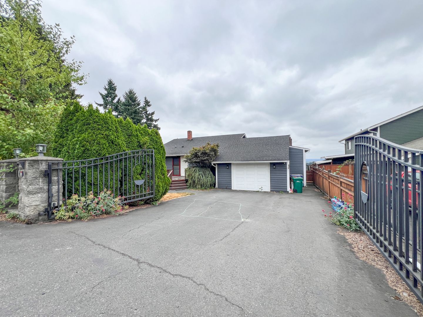 Seattle House: 6611 S 131st Pl