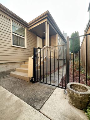 1111 34th Ave, Seattle, WA 98122