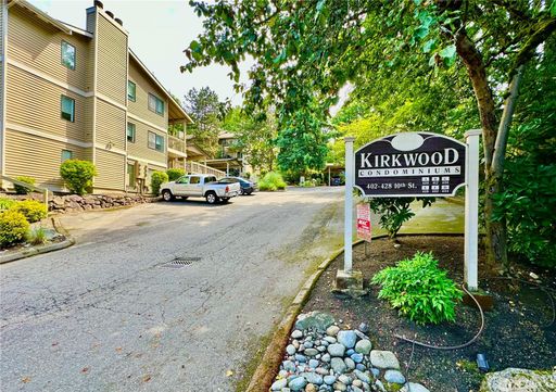 406 10th St #C201, Kirkland, WA 98033