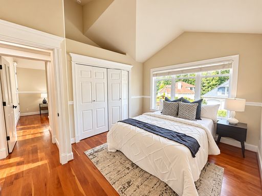 Listing photo thumbnail