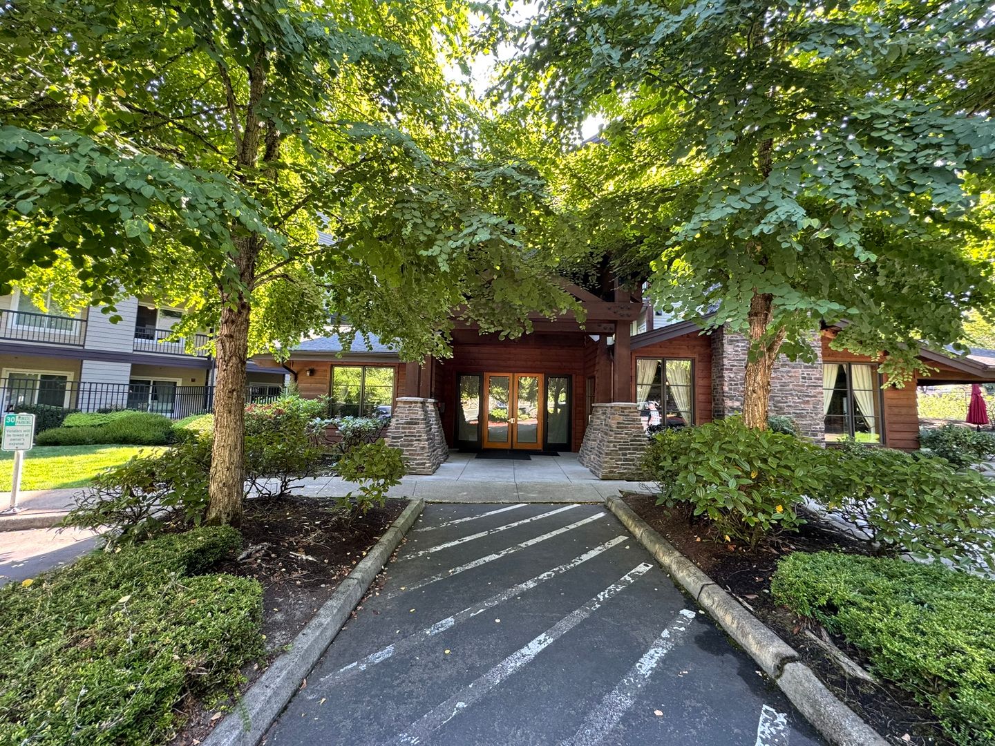 Issaquah Condo: 18707 SE Newport Way #111