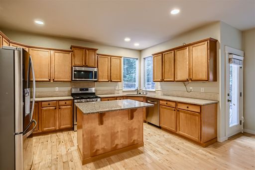 Listing photo thumbnail