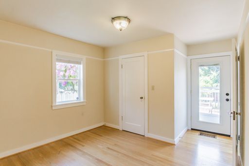 Listing photo thumbnail