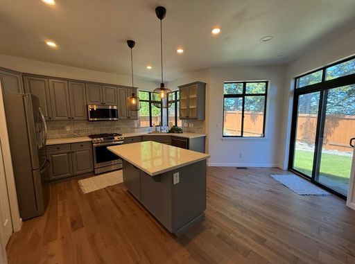Listing photo thumbnail