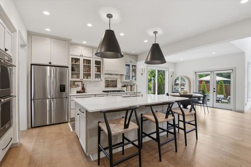 Listing photo thumbnail