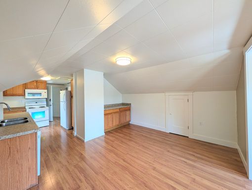 Listing photo thumbnail