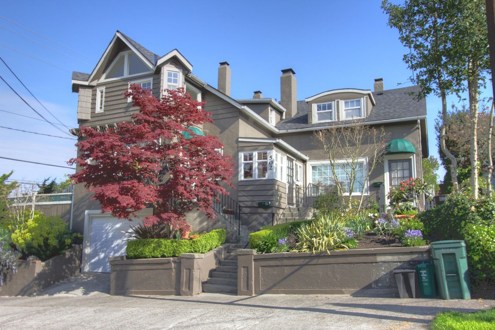 Seattle Apartment: 502 NE 72nd Street