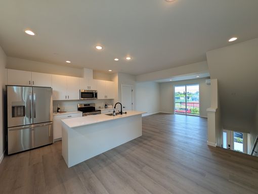 Listing photo thumbnail