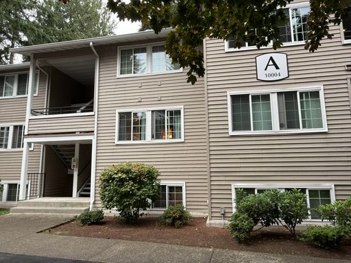 10004 NE 120th Lane #A202, Kirkland, WA 98034