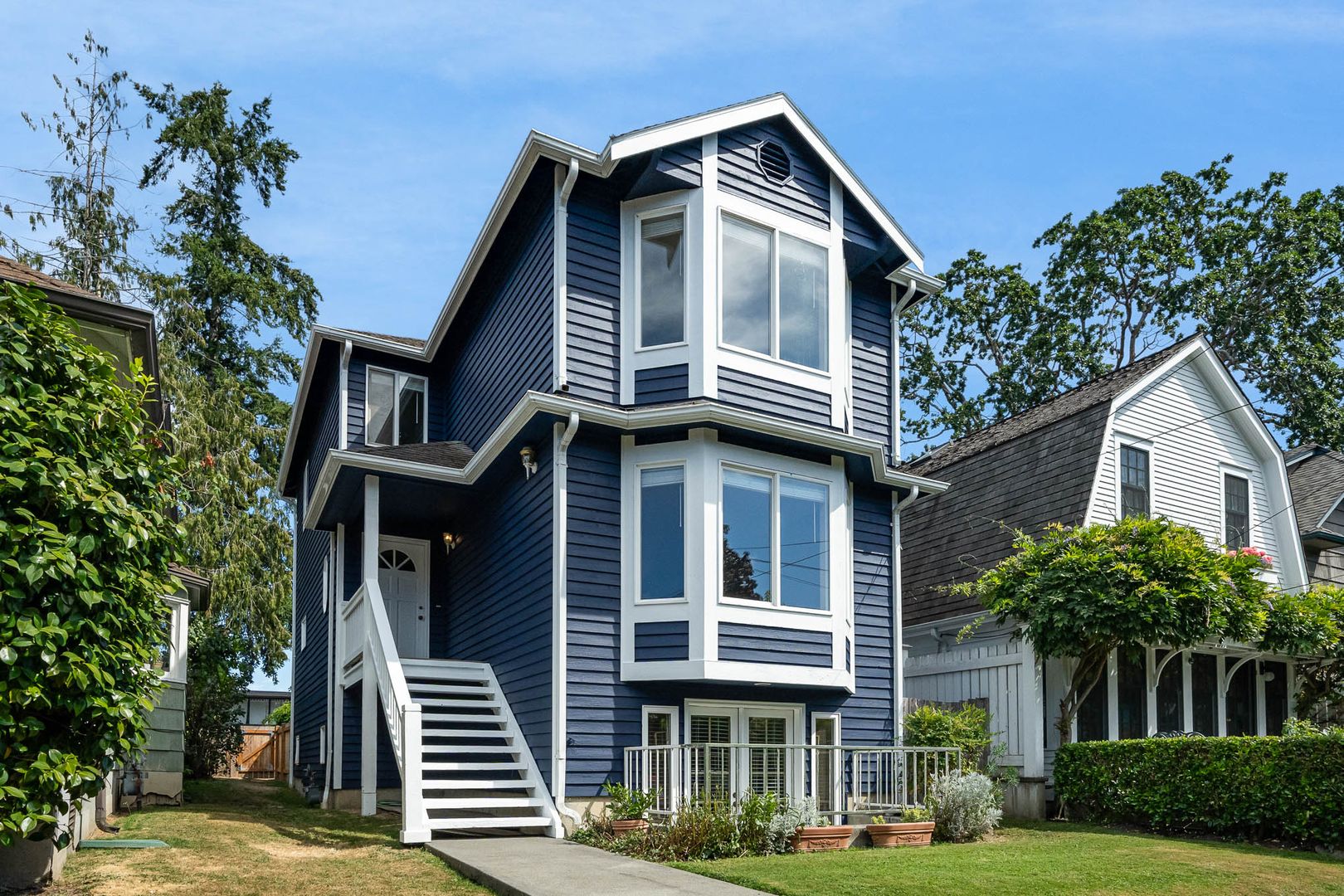 Seattle House: 2006 42nd Ave E