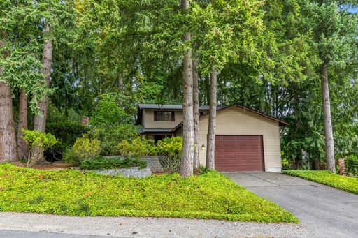 4Bd/2.5Ba Bothell Home – photo 1