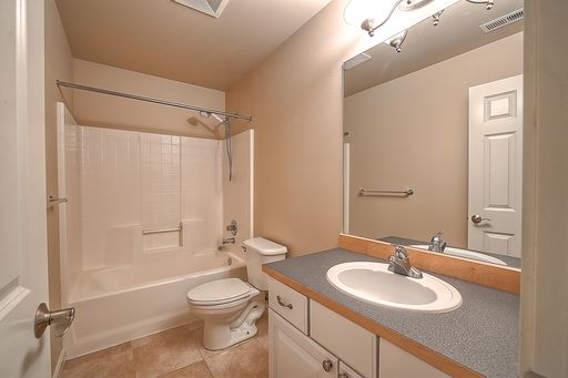 Listing photo thumbnail