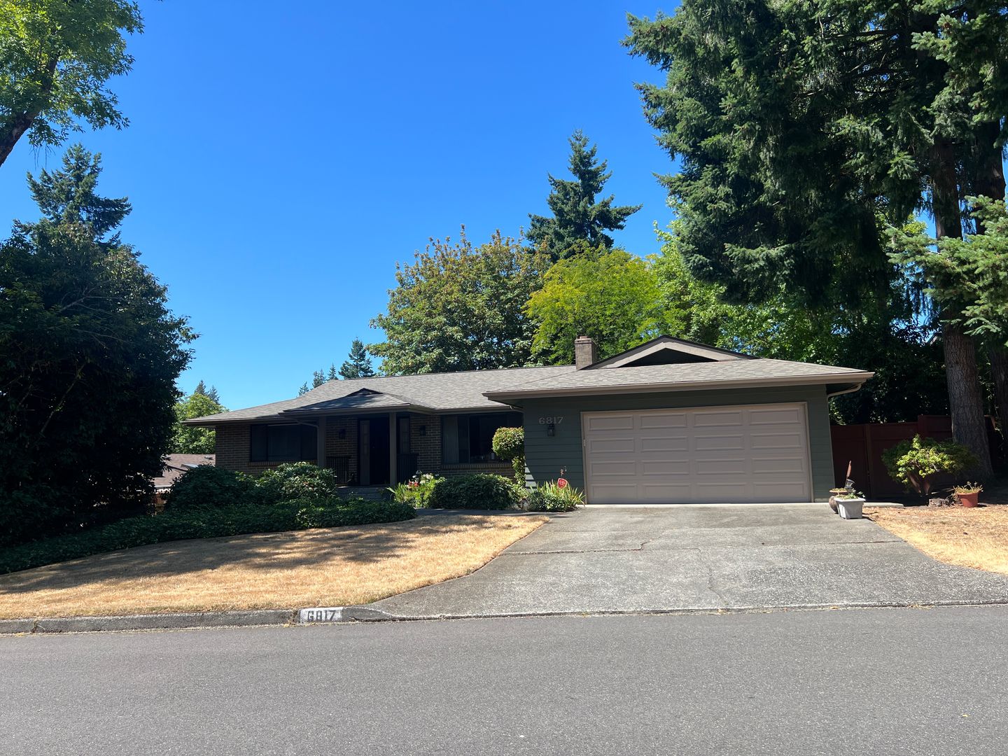 Bellevue House: 6817 129th Pl SE