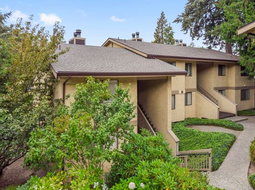 10320 SE 6th Street #B6, Bellevue, WA 98004