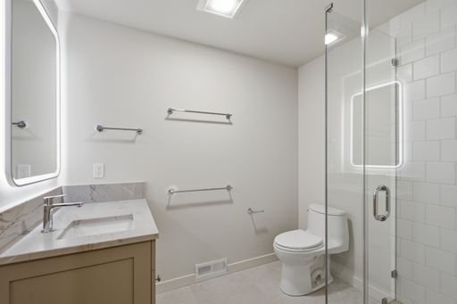 Listing photo thumbnail
