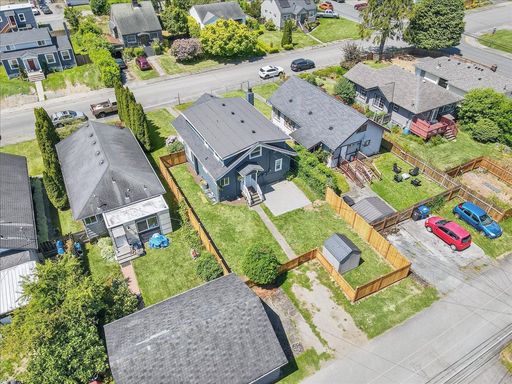 Listing photo thumbnail