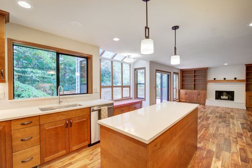 Listing photo thumbnail