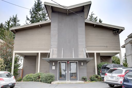 11525 Greenwood Avenue N #401, Seattle, WA 98133