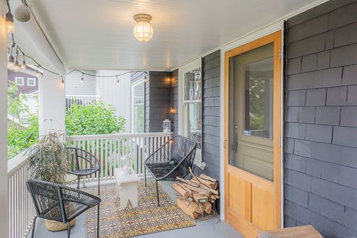 Listing photo thumbnail
