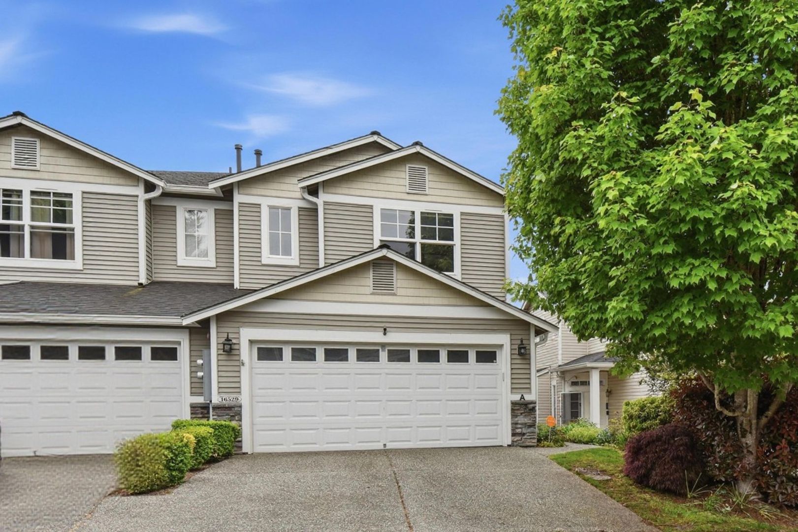 Edmonds Townhome: 16529 48th Ave W #A