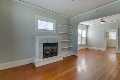 Listing photo thumbnail