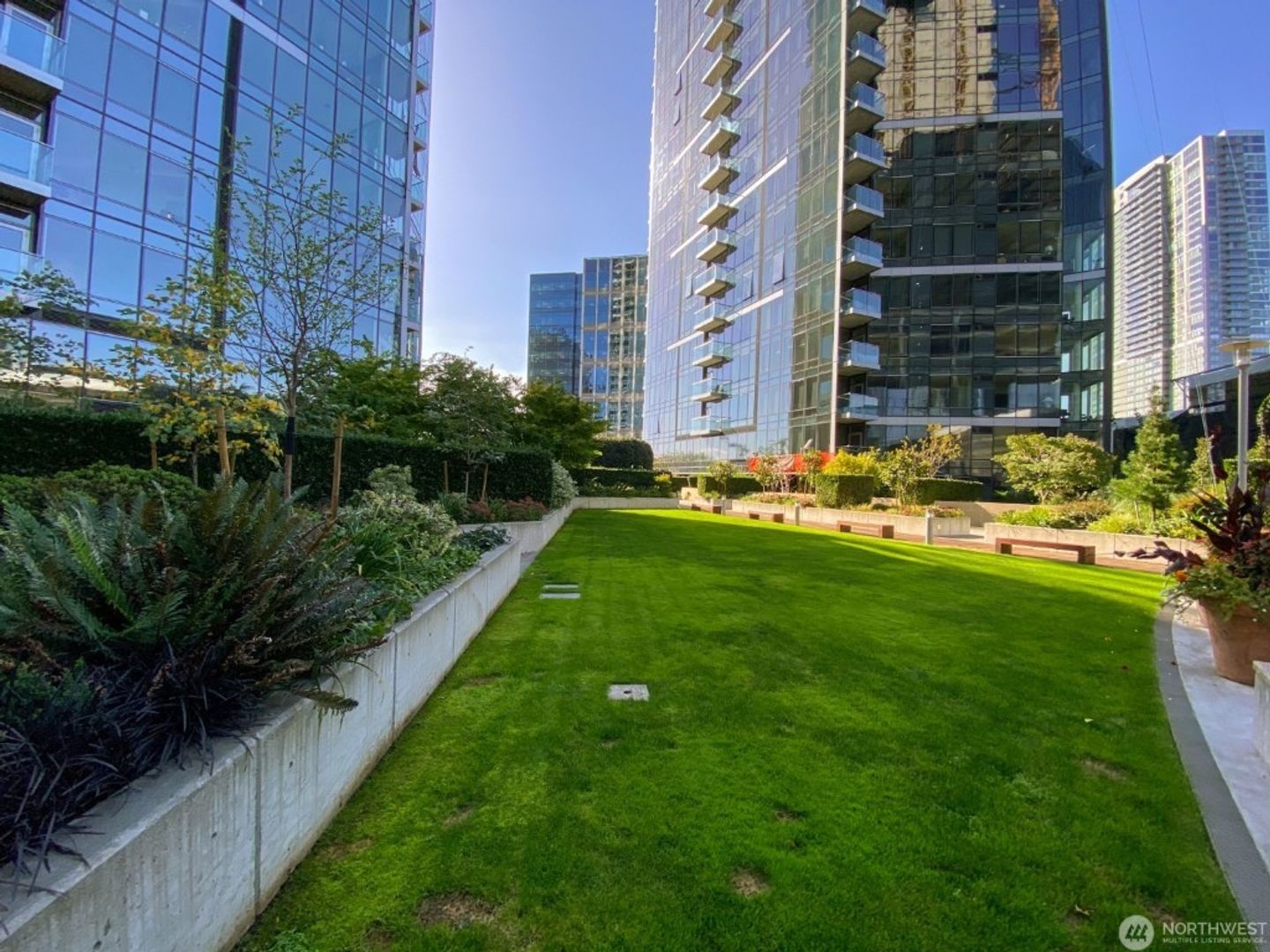 Bellevue Condo: 10700 NE 4th St #1210