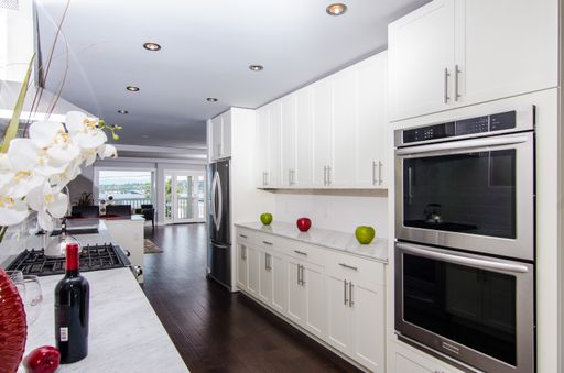 Listing photo thumbnail