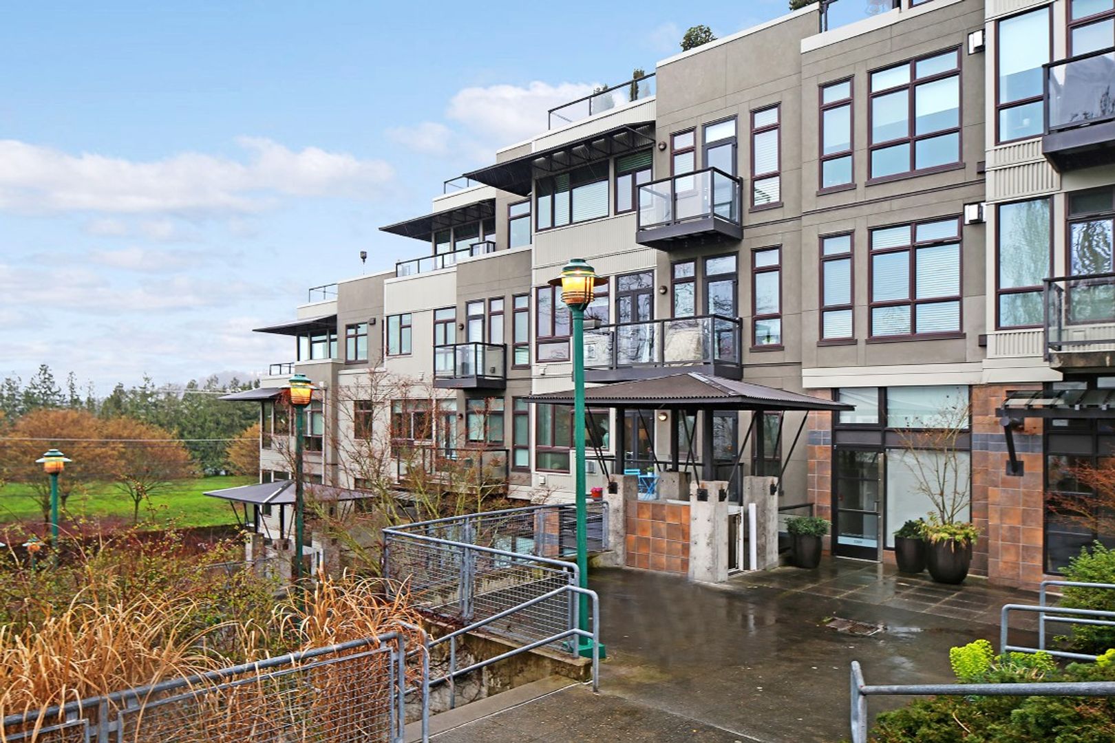 Seattle Condo: 1730 N Northlake Way #214