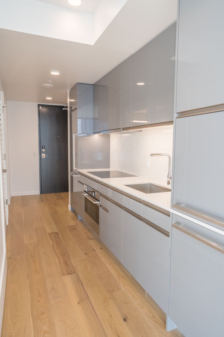 Seattle Condo: 1808 Minor Avenue #1402
