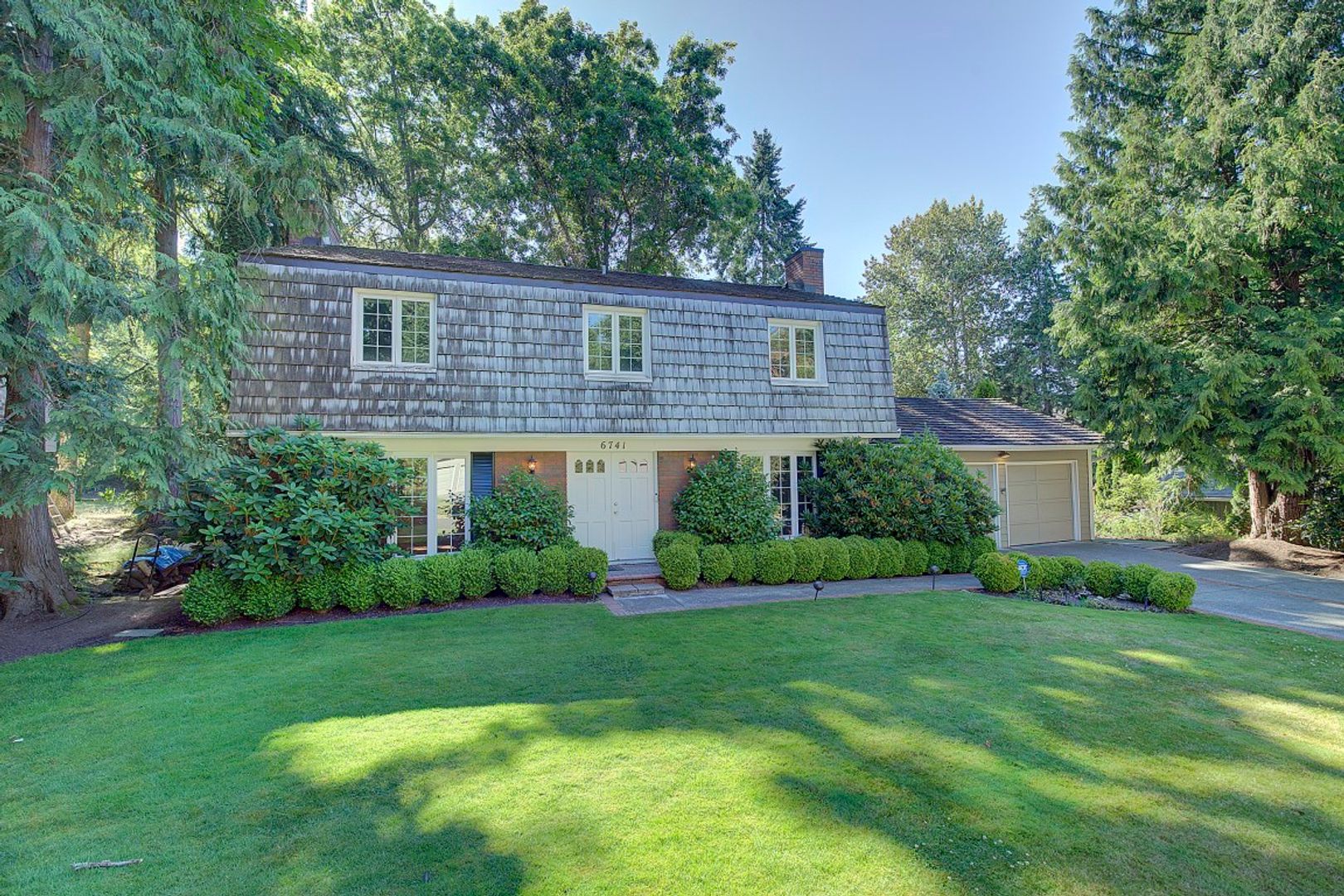 Mercer Island House: 6741 81st Ave SE
