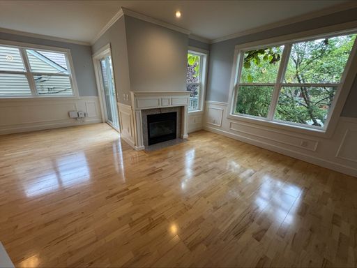 Listing photo thumbnail