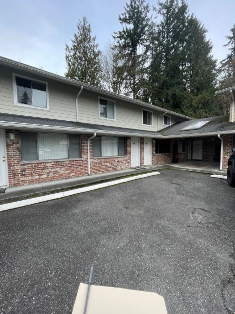 Lynnwood Townhome: 5701 200th Street SW #10