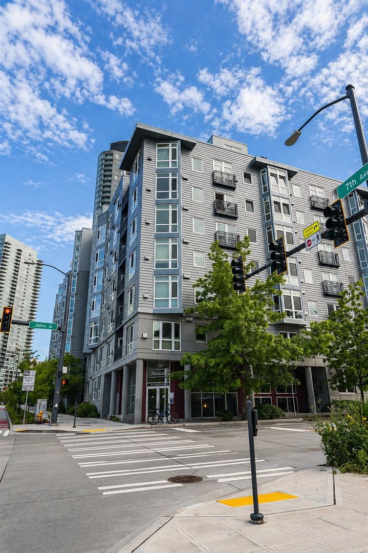 Seattle Condo: 699 John Street #515