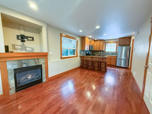 Listing photo thumbnail