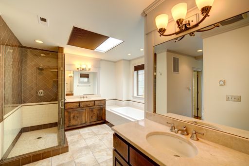 Listing photo thumbnail