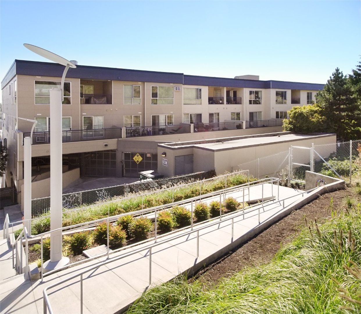 Seattle Condo: 321 10th Avenue S #608
