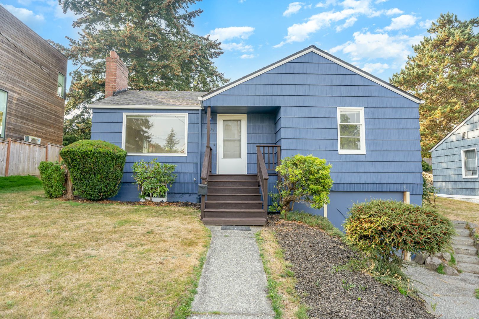 Seattle House: 3839 30th Avenue W