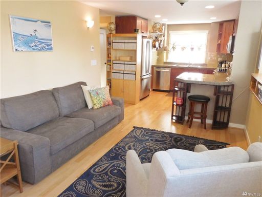 Listing photo thumbnail