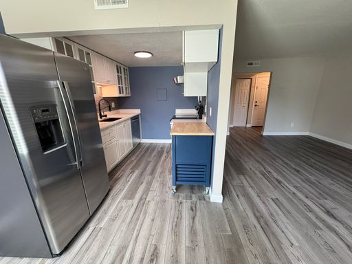 Listing photo thumbnail