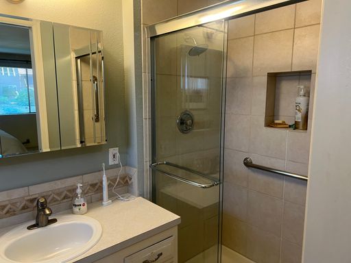 Listing photo thumbnail