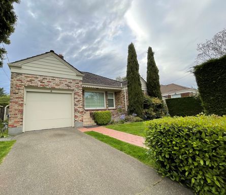 5025 47th Avenue NE, Seattle, WA 98105