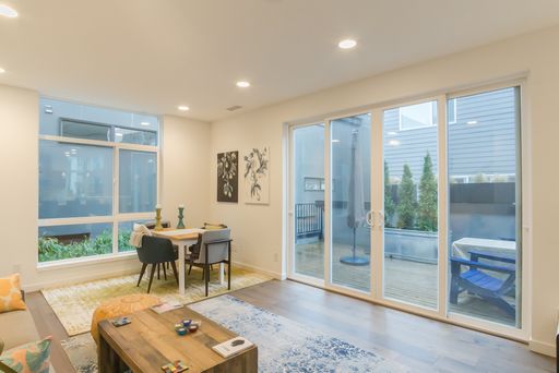 Listing photo thumbnail