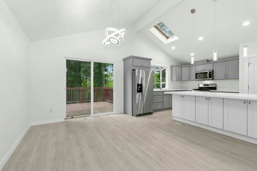 Listing photo thumbnail