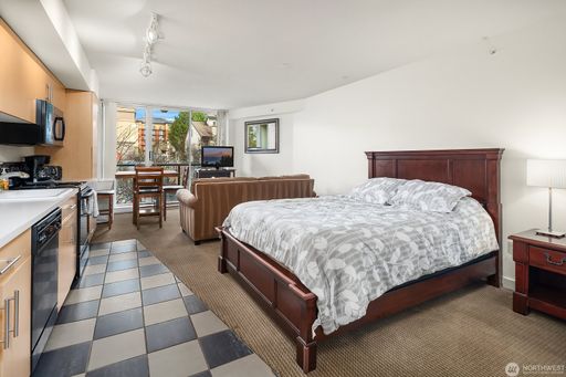 Listing photo thumbnail