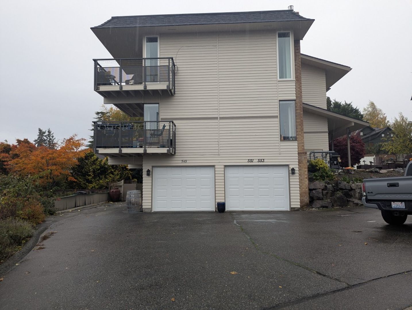 Edmonds Apartment: 549 Elm Way