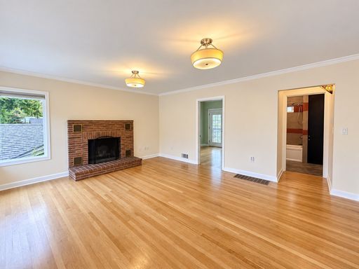 Listing photo thumbnail