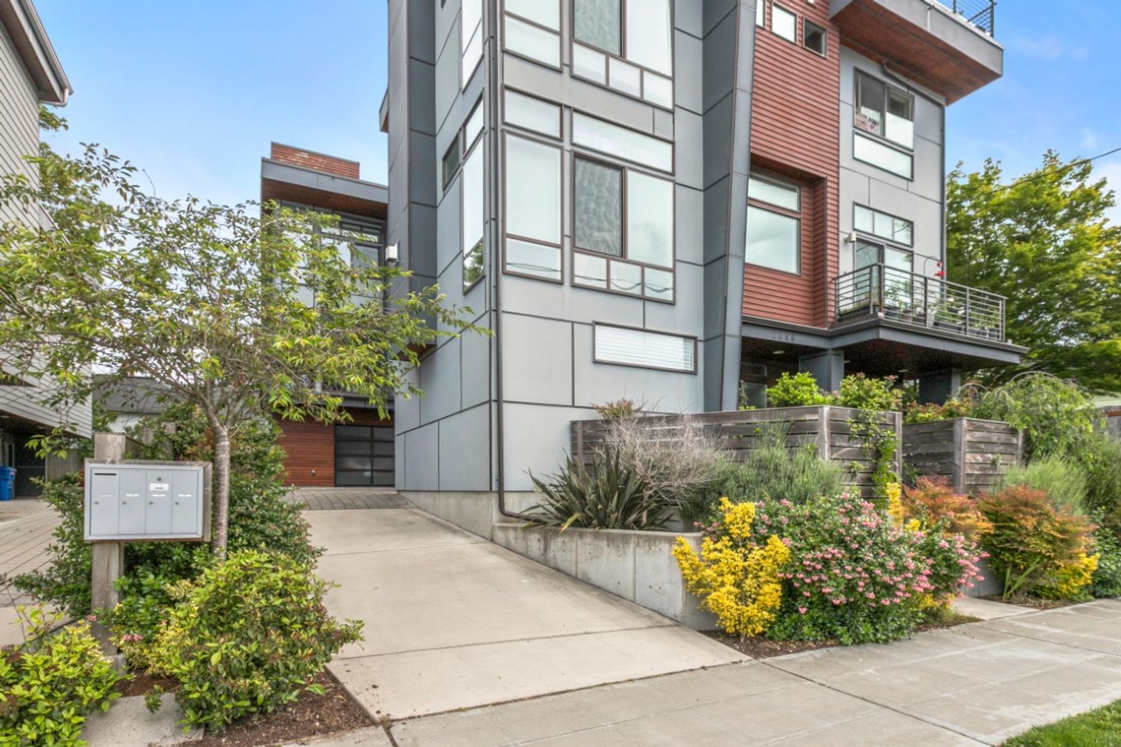 Seattle Townhome: 2050 NW 64th St