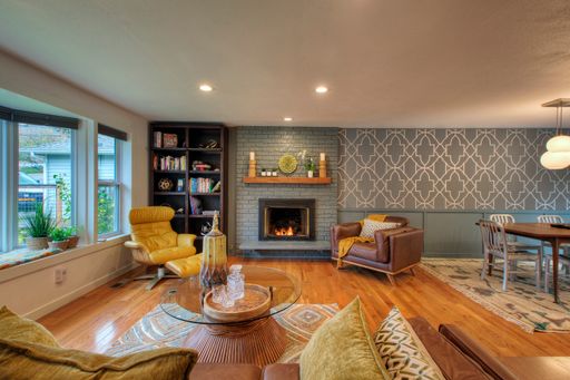 Listing photo thumbnail