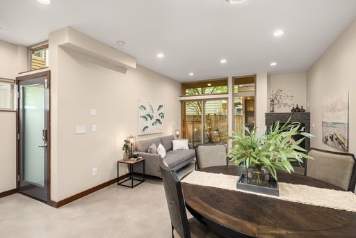 Listing photo thumbnail
